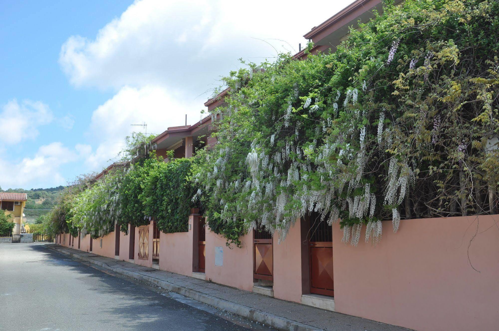Aparthotel Residenza Le Due Palme Villasimius Exterior foto