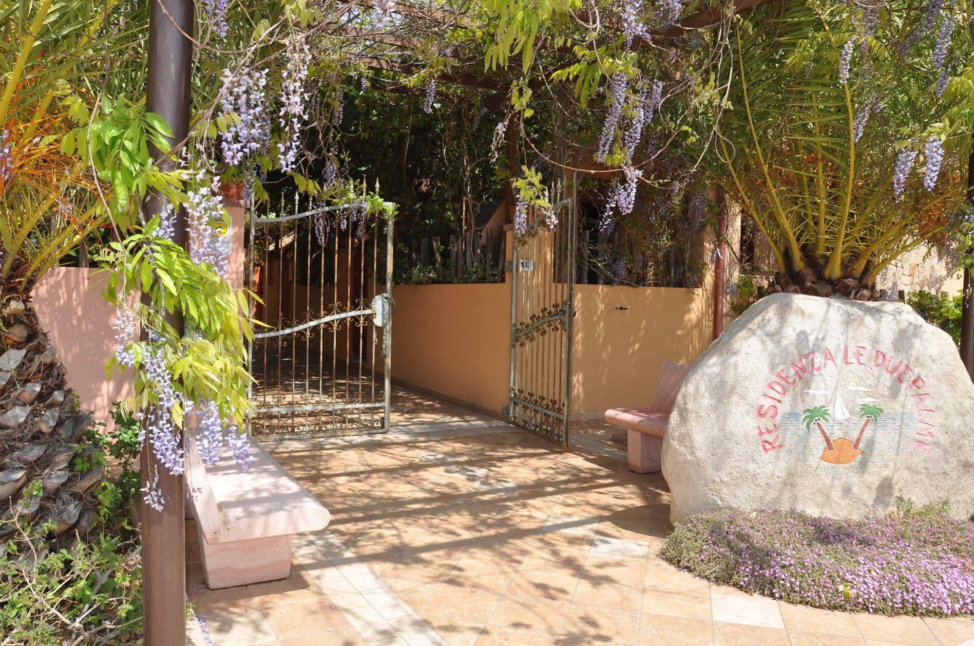 Aparthotel Residenza Le Due Palme Villasimius Exterior foto
